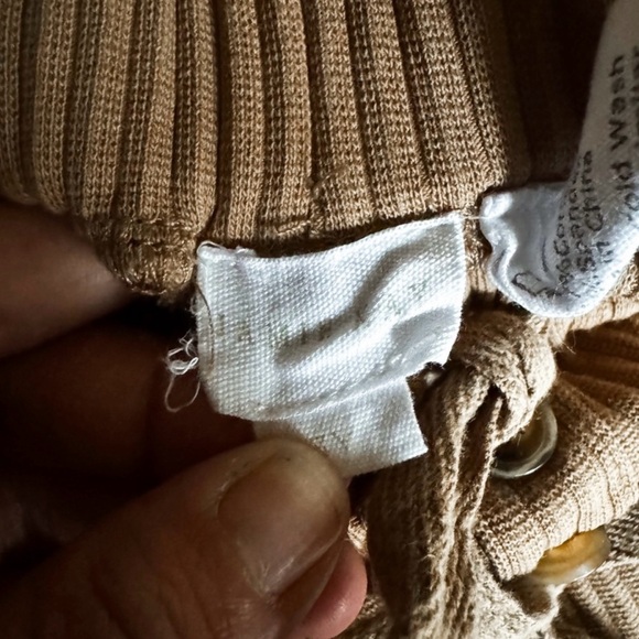 Jamie Kay • Shorties - Picture 5 of 5